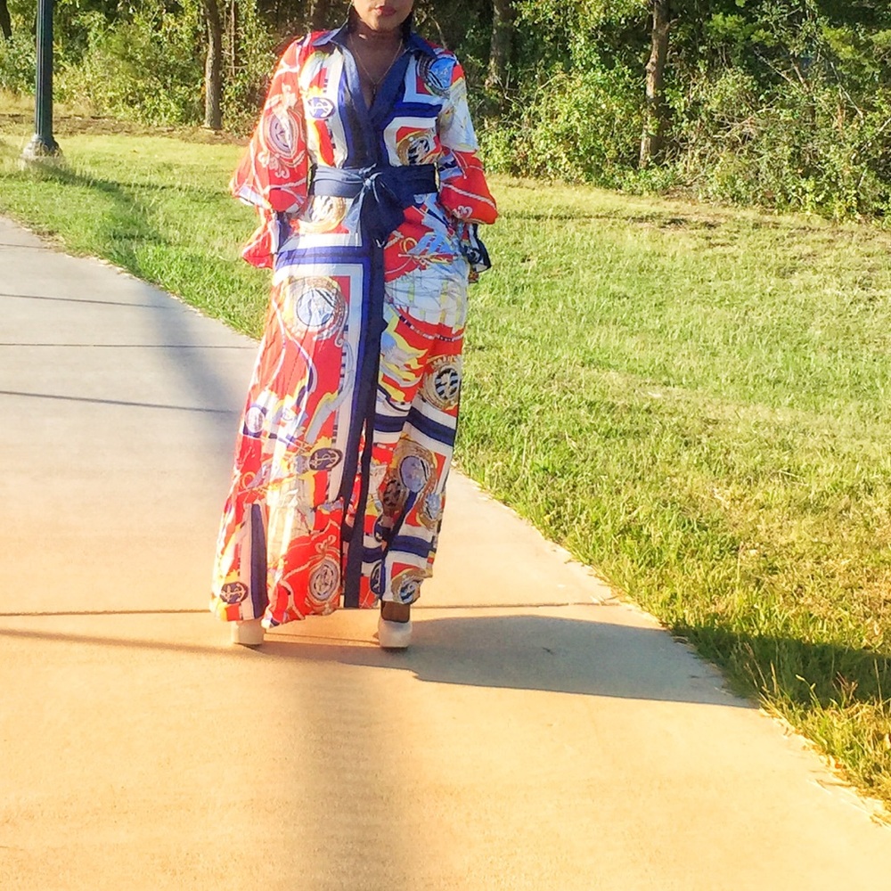 Multi color maxi dress with deep pockets.